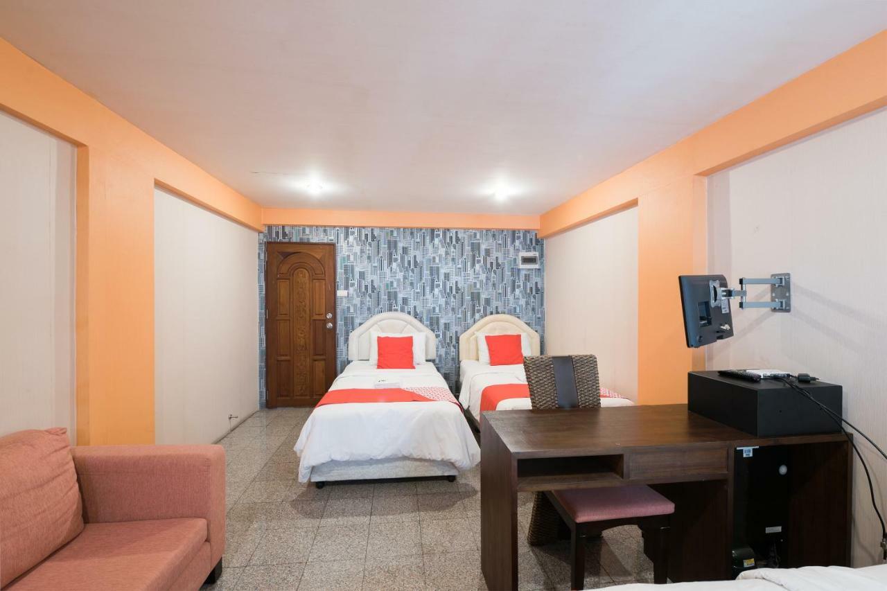 Oyo 110 Old Town Hotel Bangkok Extérieur photo
